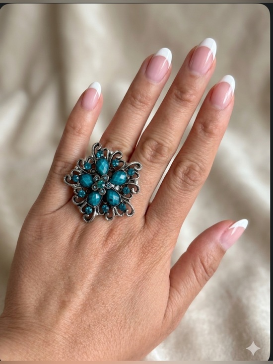 Jewelry - Vintage-Inspired Turquoise Floral Statement Ring - Women Jewelry